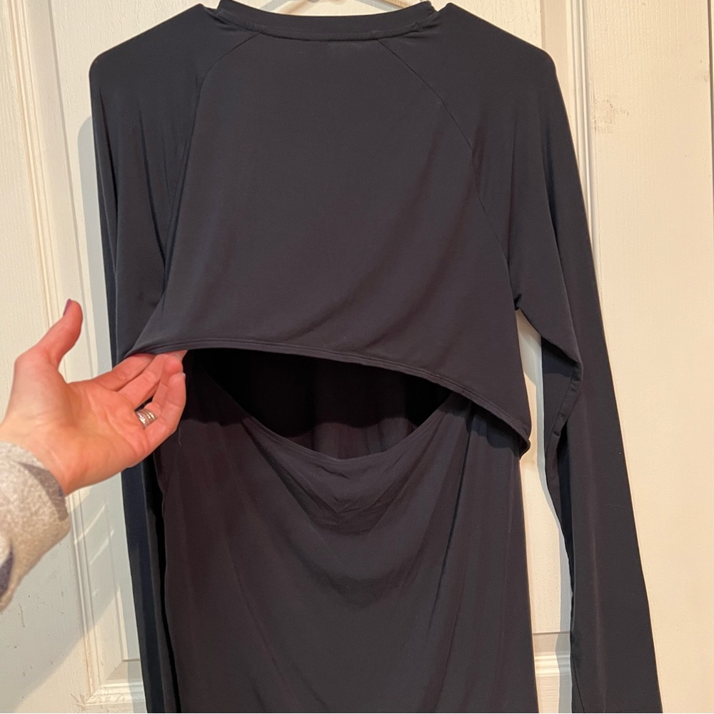 Under Armor Whisperlight Loose Fit Long Sleeved Top - Picture 4 of 7